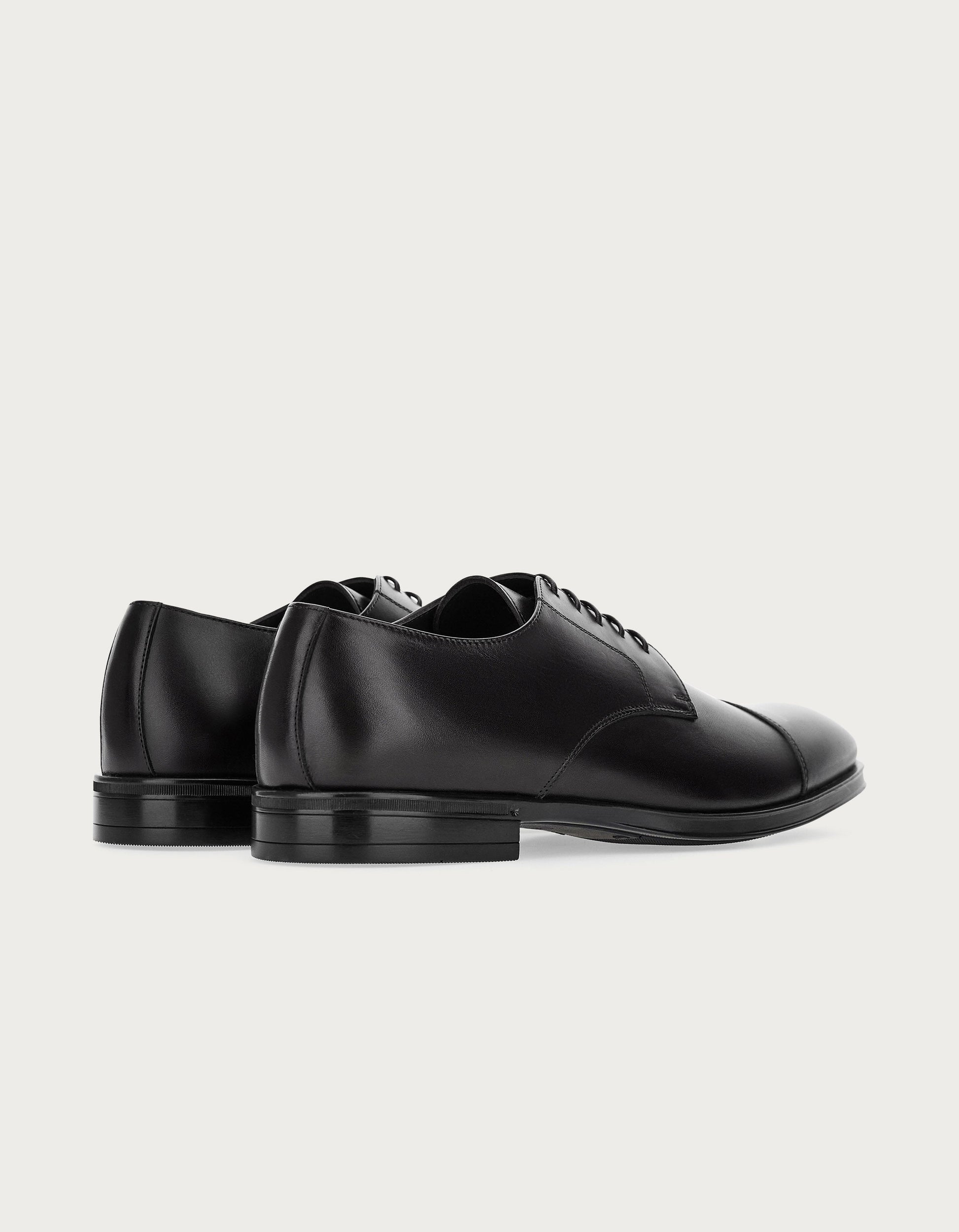 Derby in black distressed calfskin